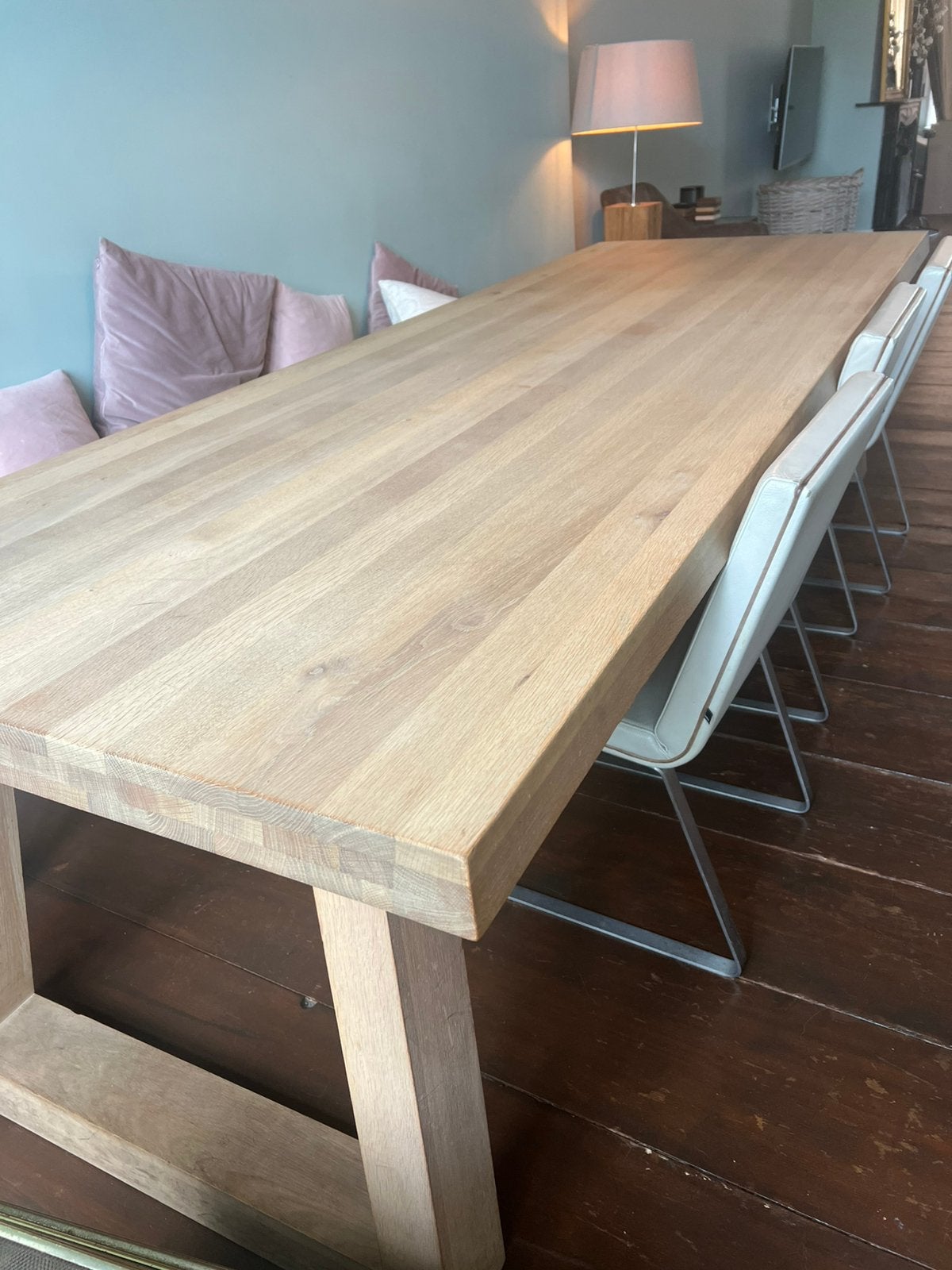 Foto 5 van Remy Meijers Design Eiken Eettafel met Bank en Stoelen