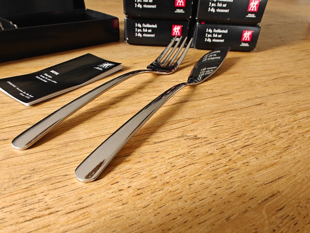 Zwilling Nova visbestek 9 sets 18 delig voor 9 personen, Ophalen of Verzenden, Zo goed als nieuw, Rvs of Chroom, Overige merken