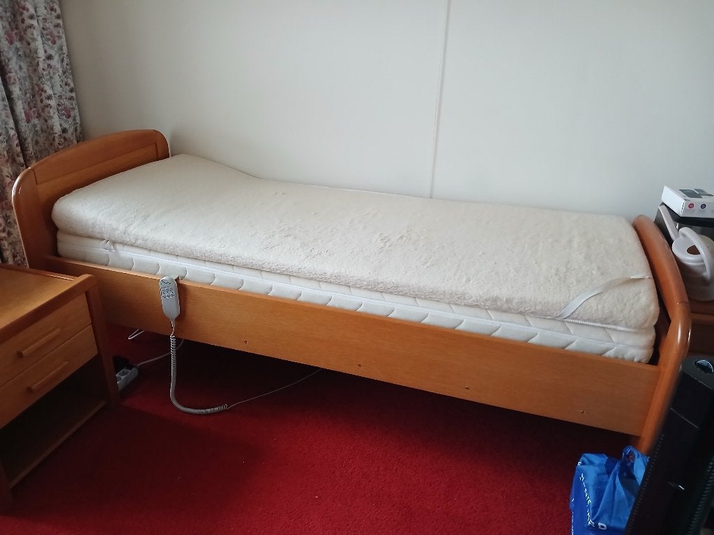 eenpersoonsbed 80x200 elek bedienbaar, Ophalen, Gebruikt, 80 cm, 200 cm