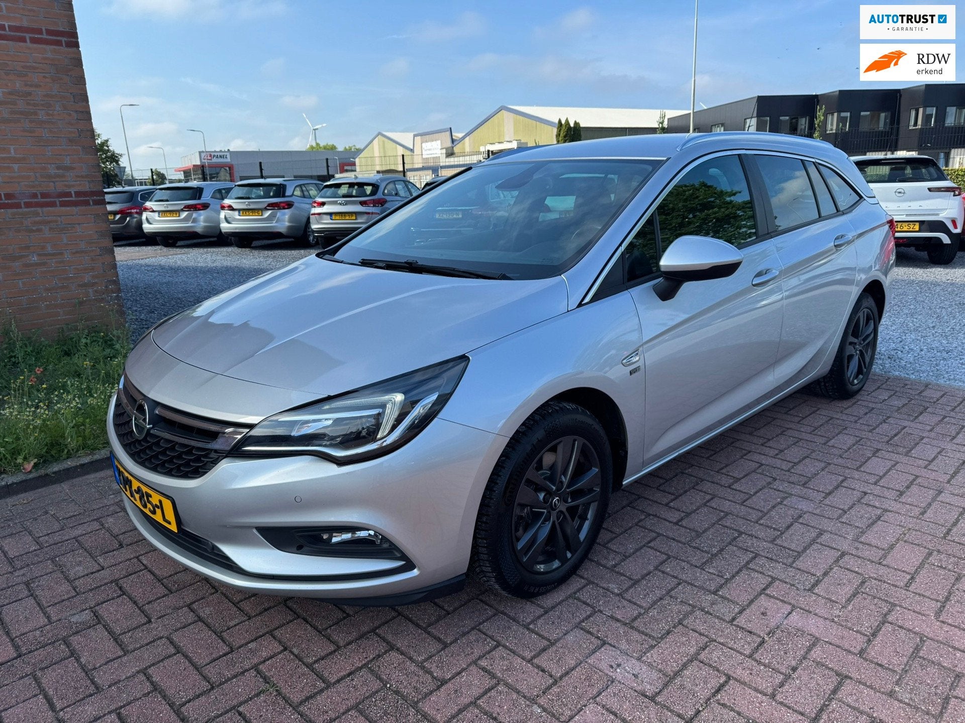 Opel ASTRA SPORTS TOURER 1.6 CDTI 120 Jaar Edition Automaat, Automatische klimaatregeling, Gebruikt, 4 cilinders, Origineel Nederlands