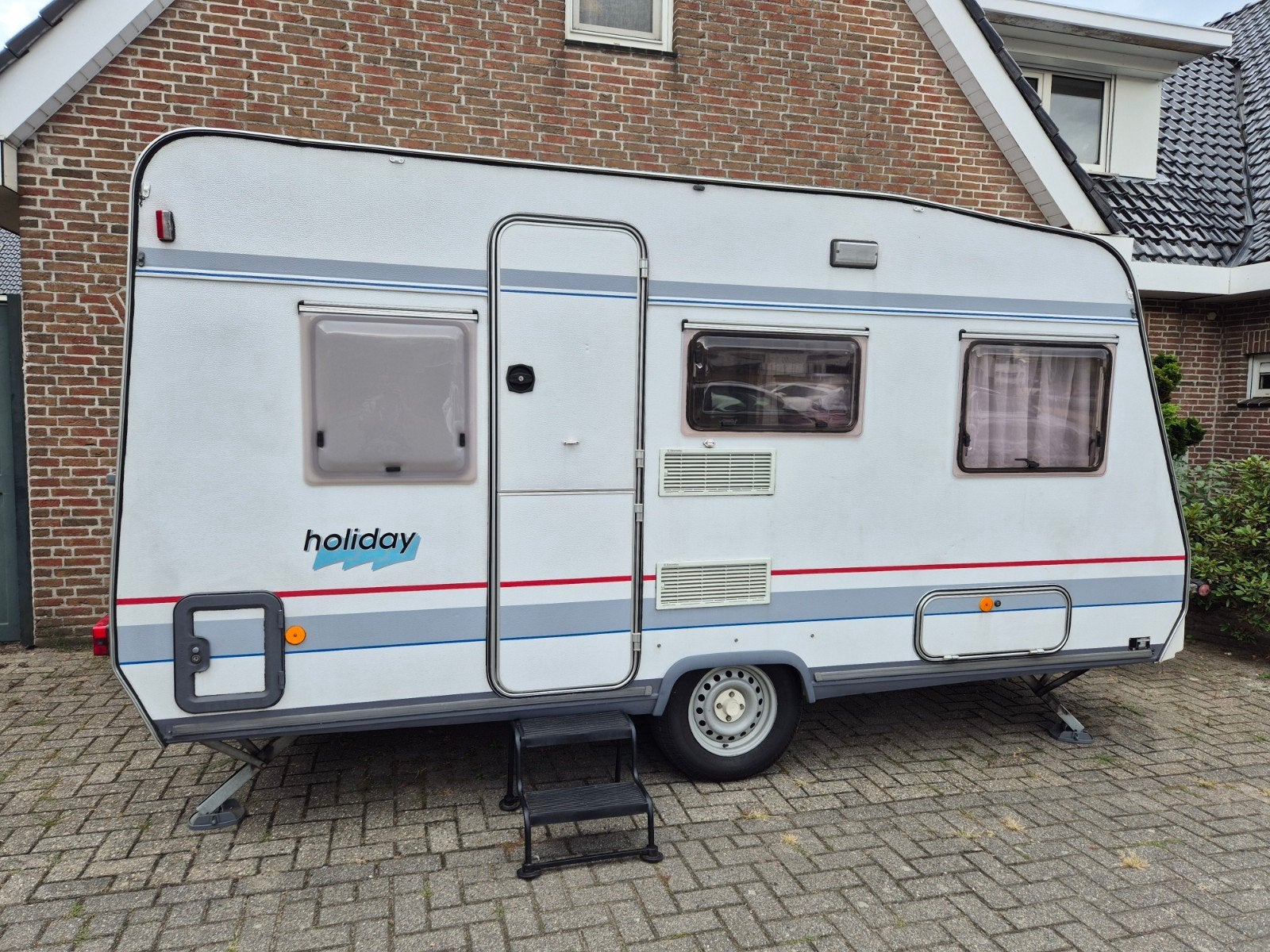 caravan Bürstner Holiday Champion 430 met voortent en luifel, Luifel, Treinzit, 750 - 1000 kg, Particulier