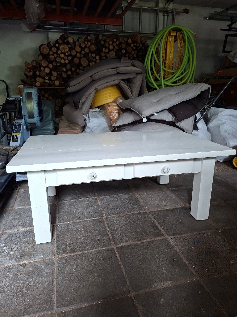Wit geverfde grenen salontafel, Ophalen, 100 tot 150 cm, 50 tot 100 cm, Zo goed als nieuw
