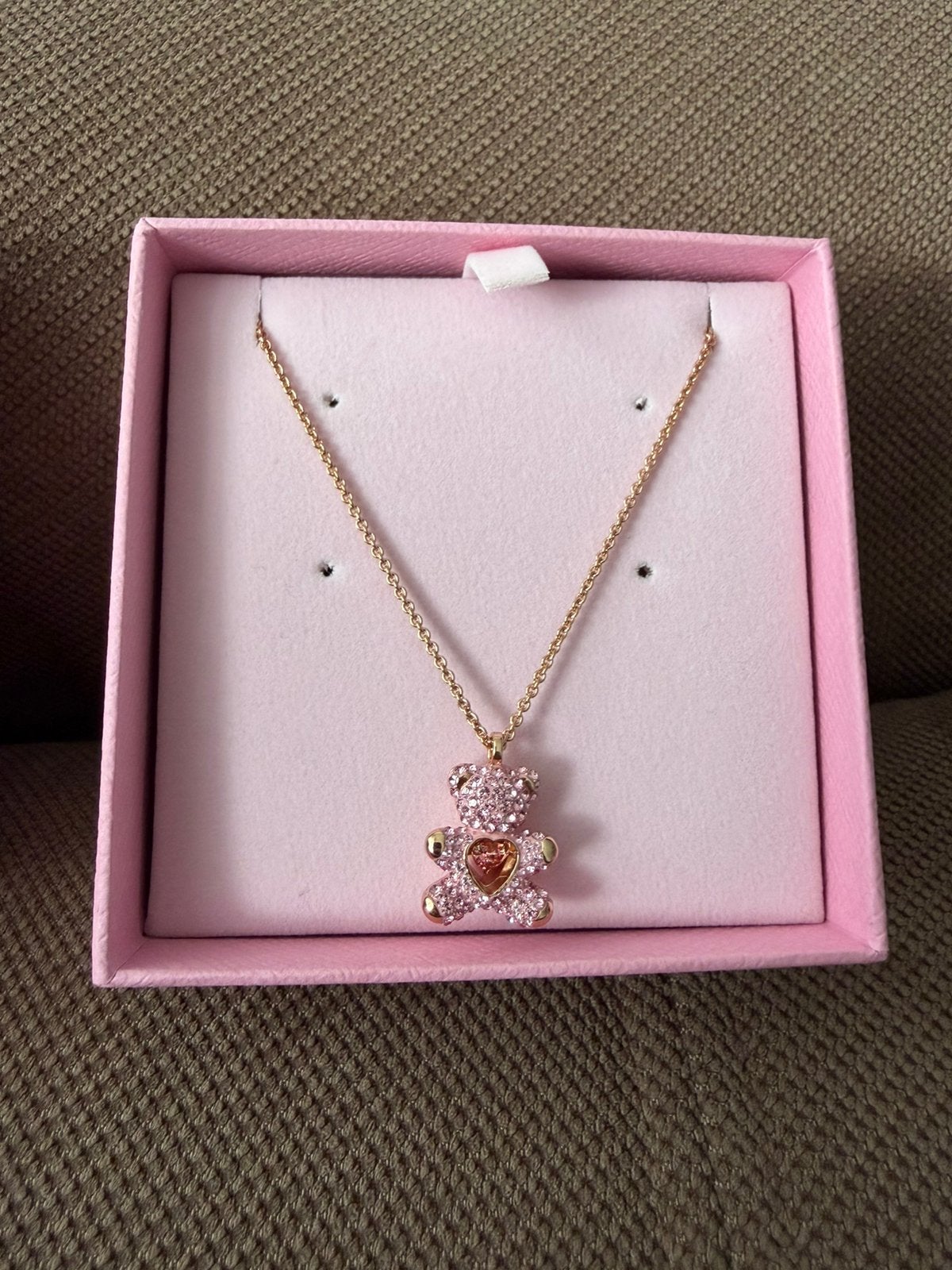 Swarovski Teddybeer ketting, roségoud, Sieraden, Tassen en Uiterlijk, Ophalen of Verzenden, Zo goed als nieuw, Goud