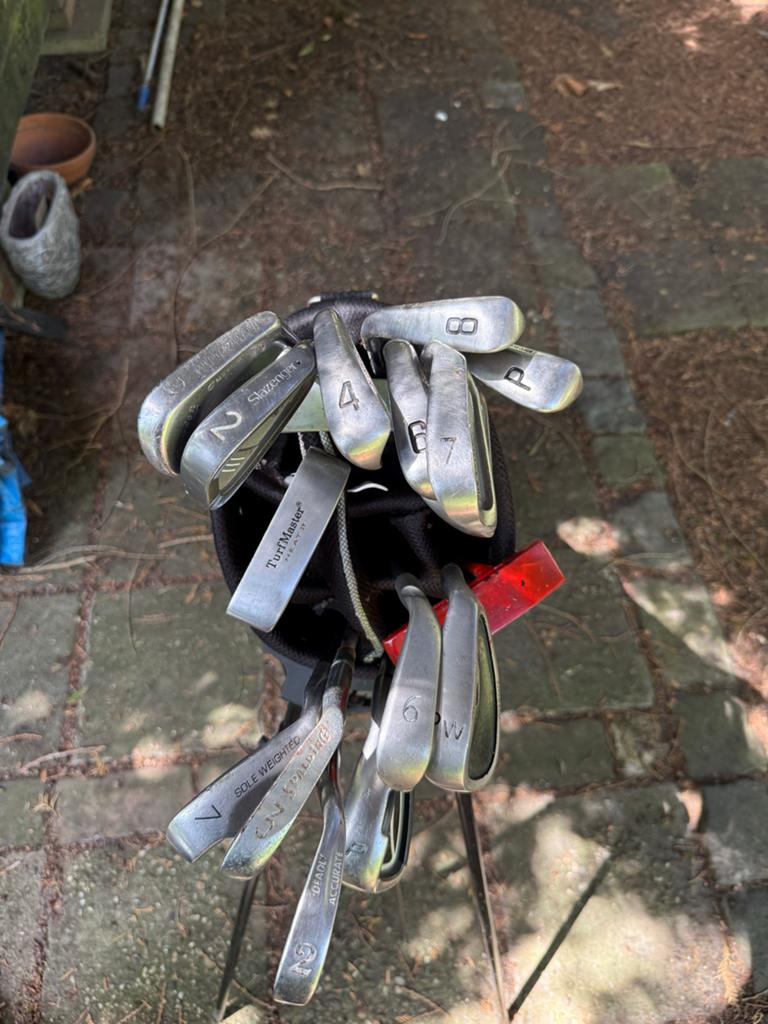 Grote hoeveelheid golfspullen: clubs, tassen en meer, Ophalen, Gebruikt, Overige typen, Overige merken