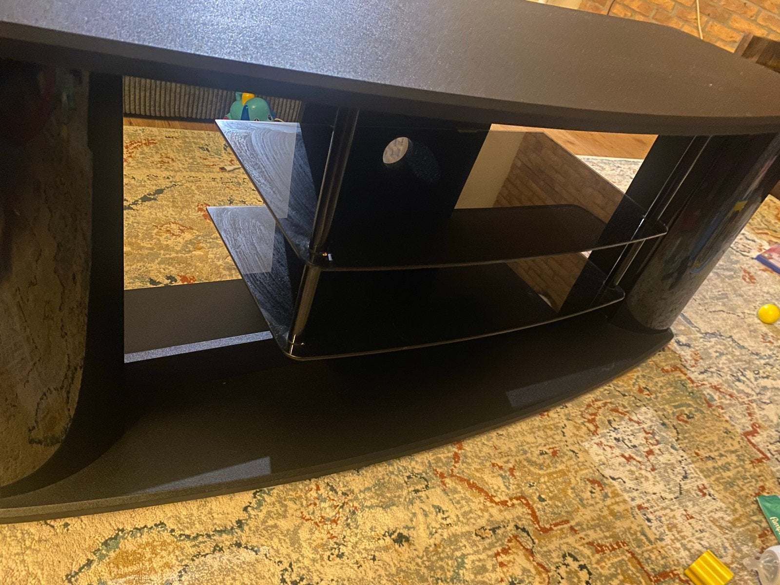 Modern zwart tv-meubel met glazen planken, Huis en Inrichting, Kasten | Televisiemeubels, Ophalen, 100 tot 150 cm, Minder dan 100 cm