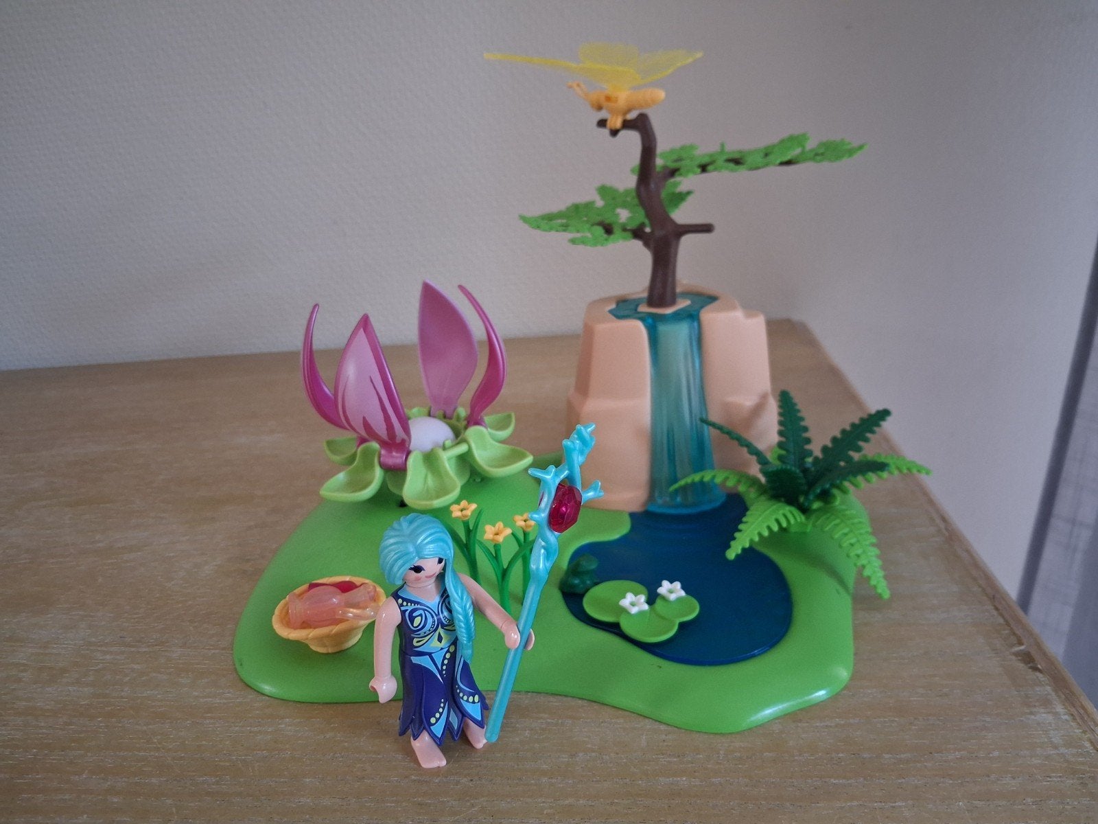 Playmobil fee met waterval, staf en insect set 9135, Ophalen of Verzenden, Zo goed als nieuw