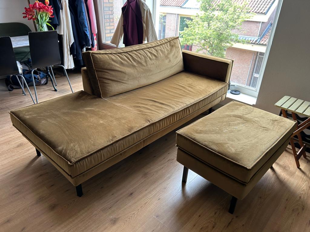 BePureHome Bank (rechts) + hocker, Huis en Inrichting, Banken | Bankstellen, Ophalen, Velvet, Tweepersoons, 75 tot 100 cm