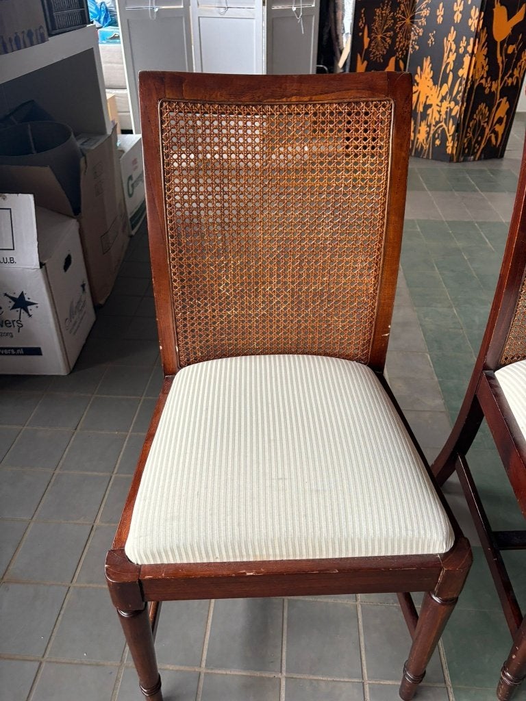 SET VAN 4 KLASSIEKE SATEL EETKAMERSTOELEN -  HOUT & WEBBING, Huis en Inrichting, Stoelen, Gebruikt, Vier, Hout, Riet of Rotan