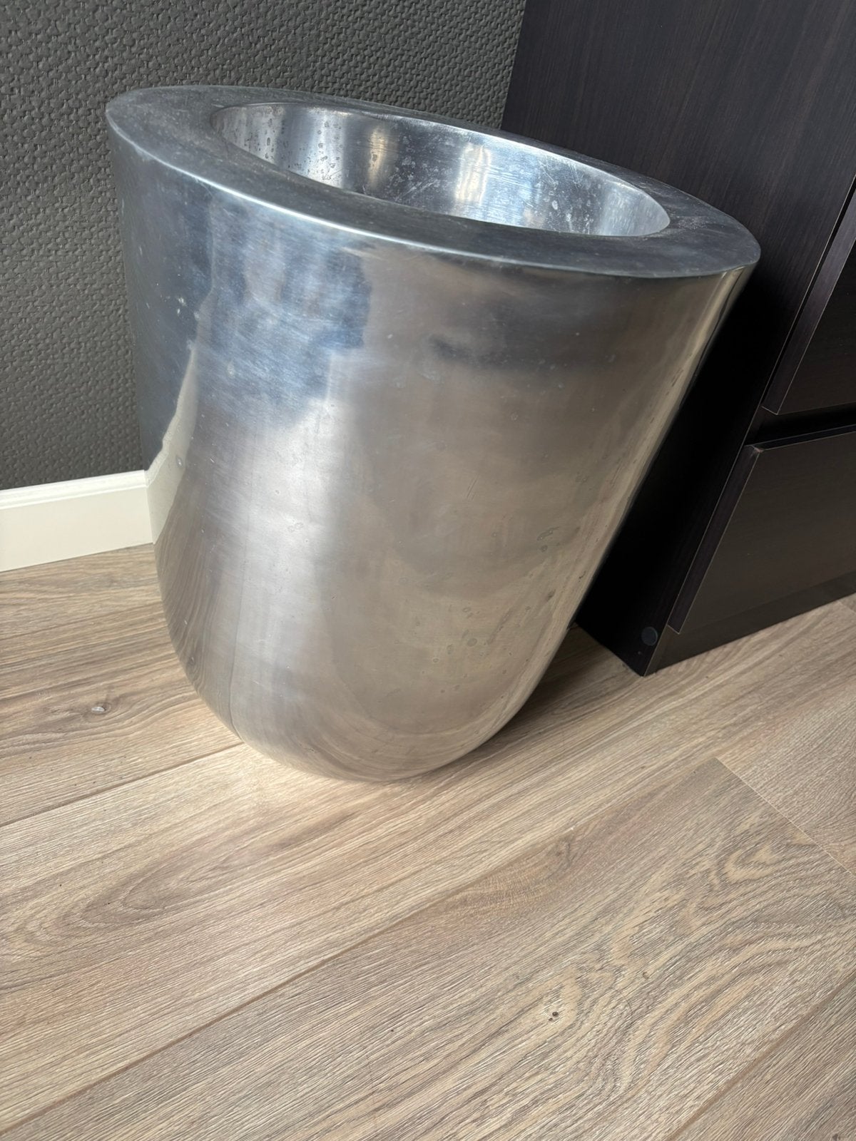 Zilveren metalen pot van BOB.., Ophalen, Minder dan 60 cm, Rond, Zo goed als nieuw