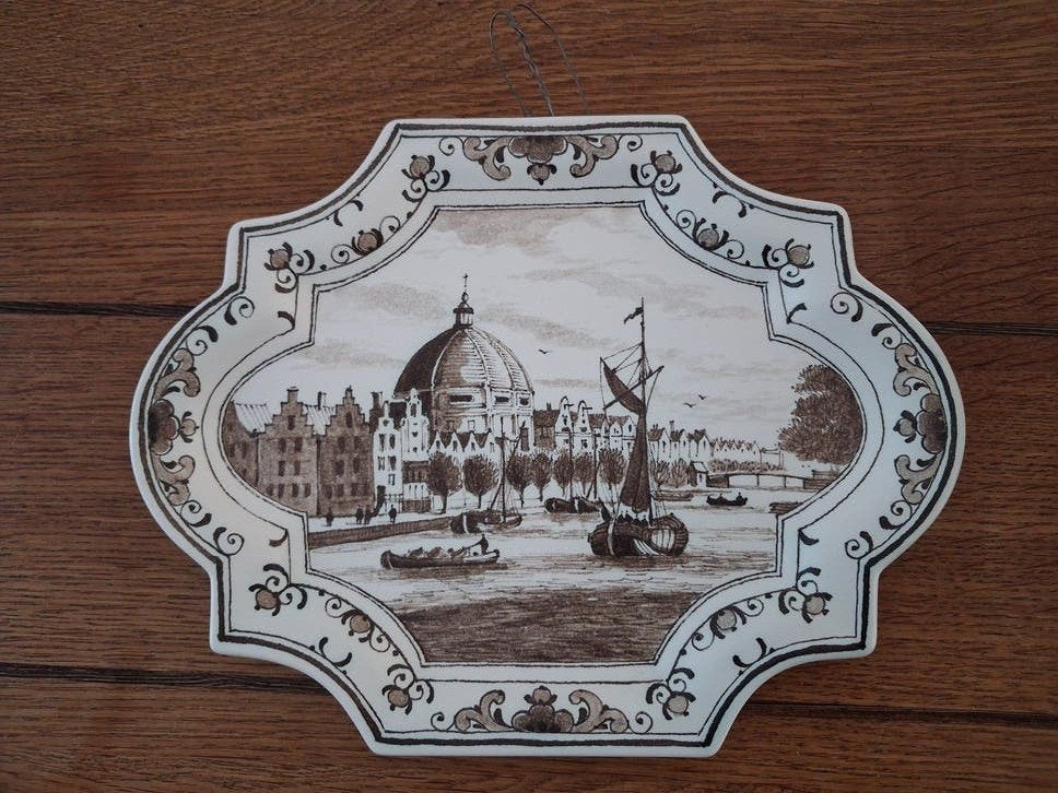 Ronde Lutherse Kerk Amsterdam porseleyne fles bord, Ophalen of Verzenden