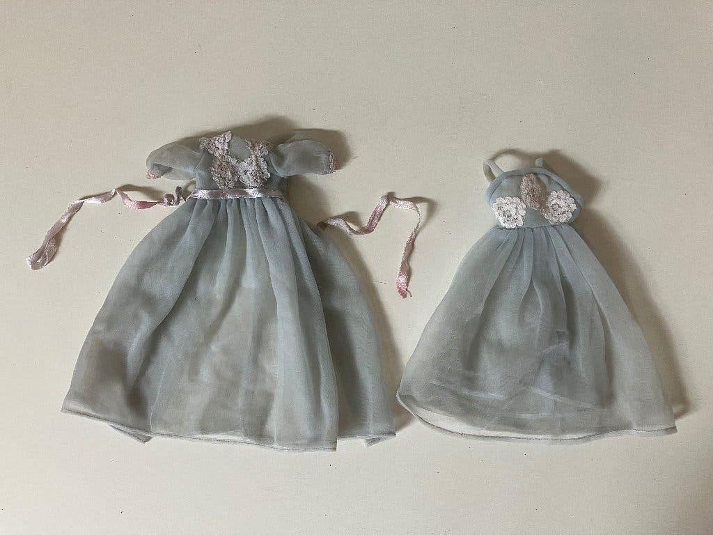 BARBIE pop doll clothes Mattel #1636 SLEEPING PRETTY 1965, Verzamelen, Ophalen of Verzenden, Gebruikt, Pop