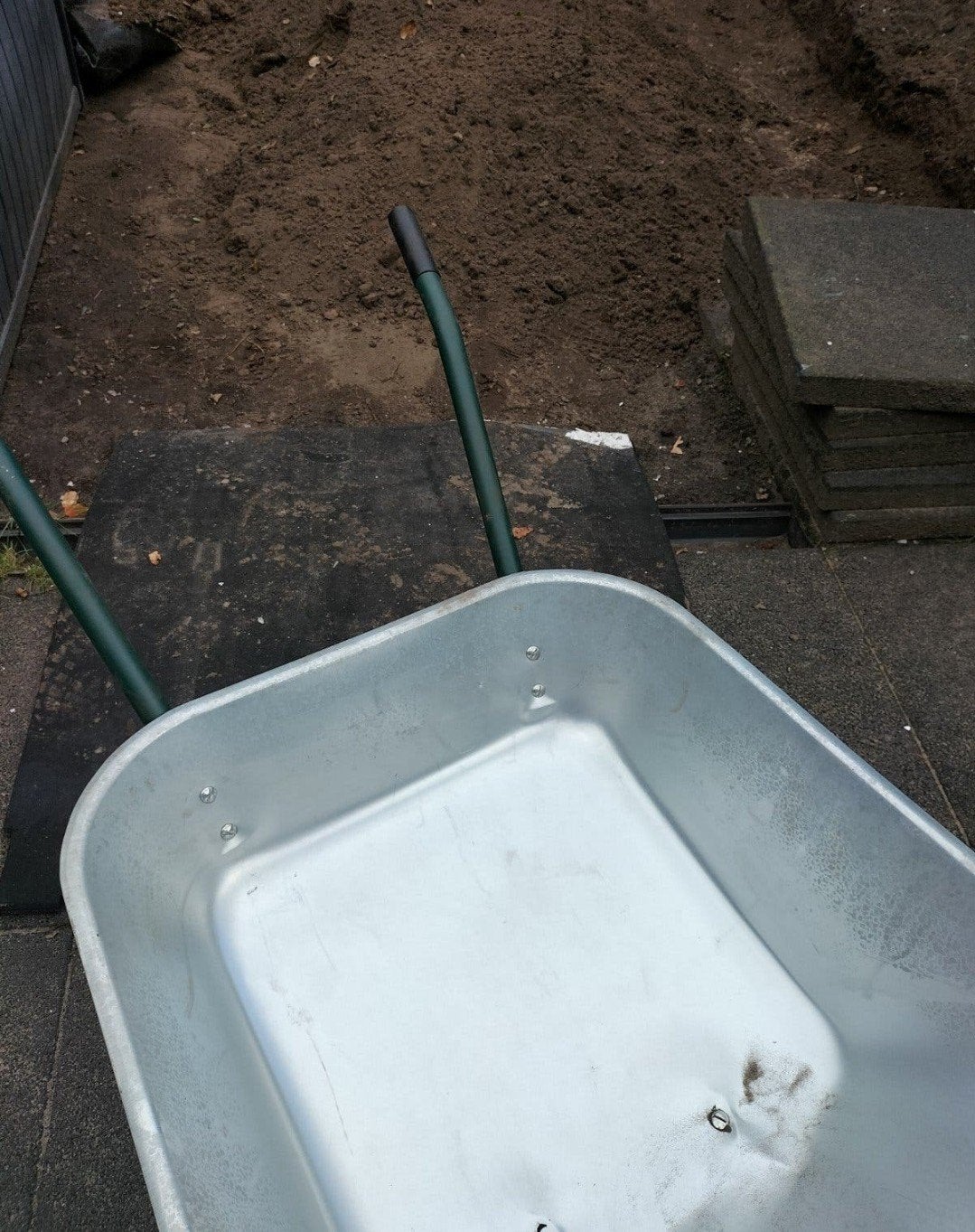 veel zwart zand over in onze tuin  gratis ophalen, Tuin en Terras, Ophalen of Verzenden, Overige typen
