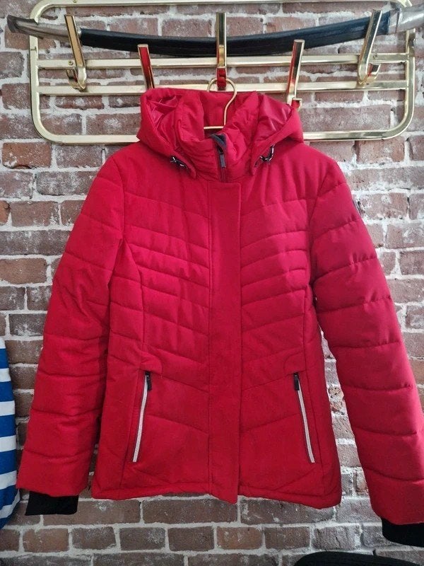 Luhta dames winterjas rood – maat 40 – gevoerd met capuchon, Kleding | Dames, Ophalen of Verzenden, Zo goed als nieuw, Maat 38/40 (M)