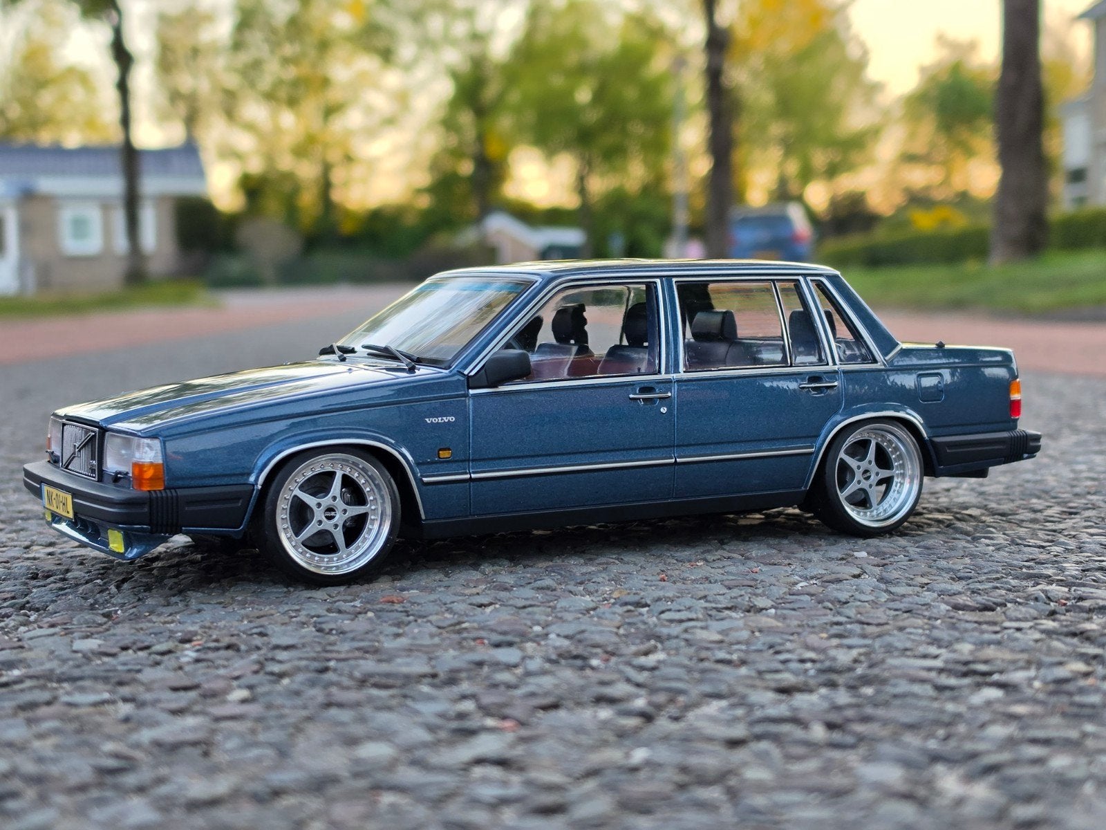 Volvo 760 Turbo - Radsma's Customs - Verlaagd + NL kenteken, Auto, Nieuw, Triple9 Custom by Radsma Miniaturen, Ophalen of Verzenden