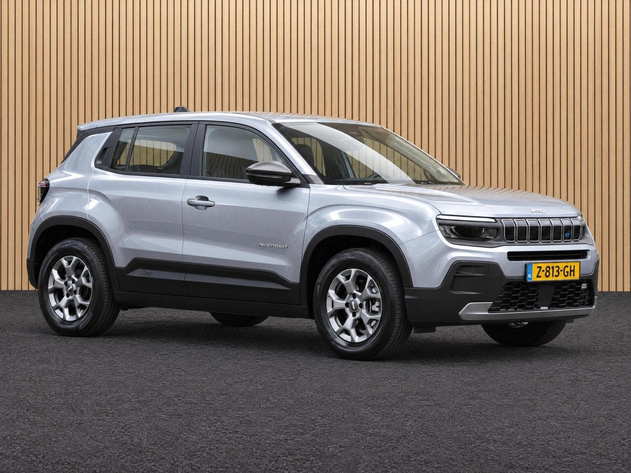 Jeep Avenger Longitude Business Pack 54 kWh | Navi / Climate, Automaat, Stof, Gebruikt, 156 pk