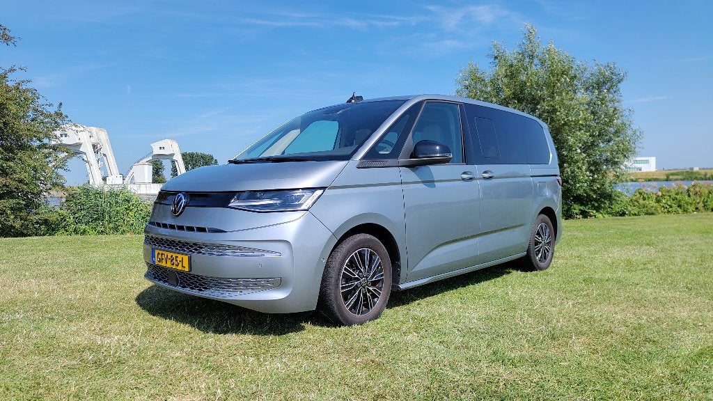 VW Multivan 1.4 eHybrid L1H1 2022 fabrieksgarantie 10/2027, Auto's, Volkswagen, Stof, Overige carrosserieën, Plug-in hybride, 1395 cc