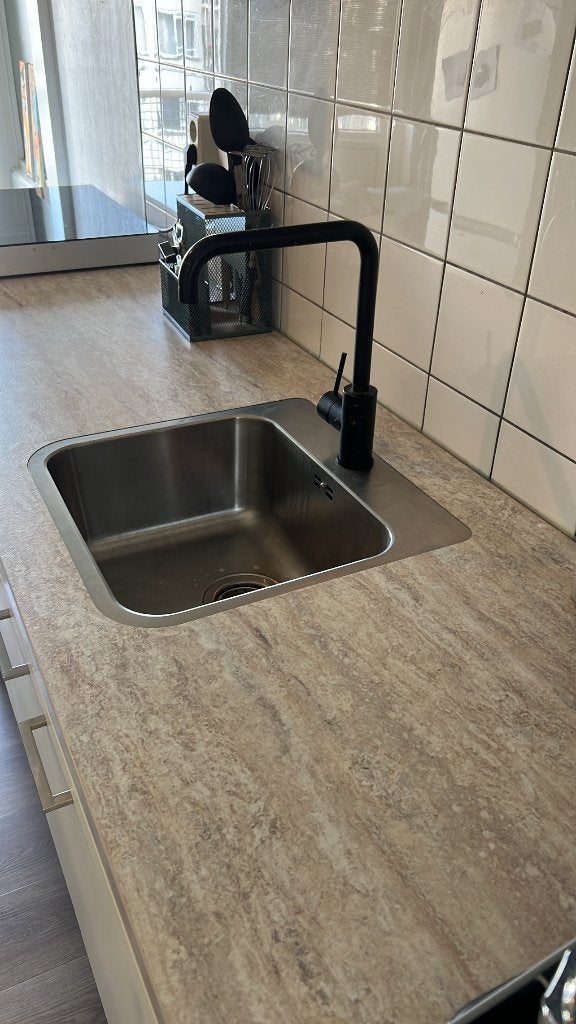 Gebruikt aanrechtblad met RVS wasbak en kraangat, Ophalen, Gebruikt, 200 cm of meer, Beige