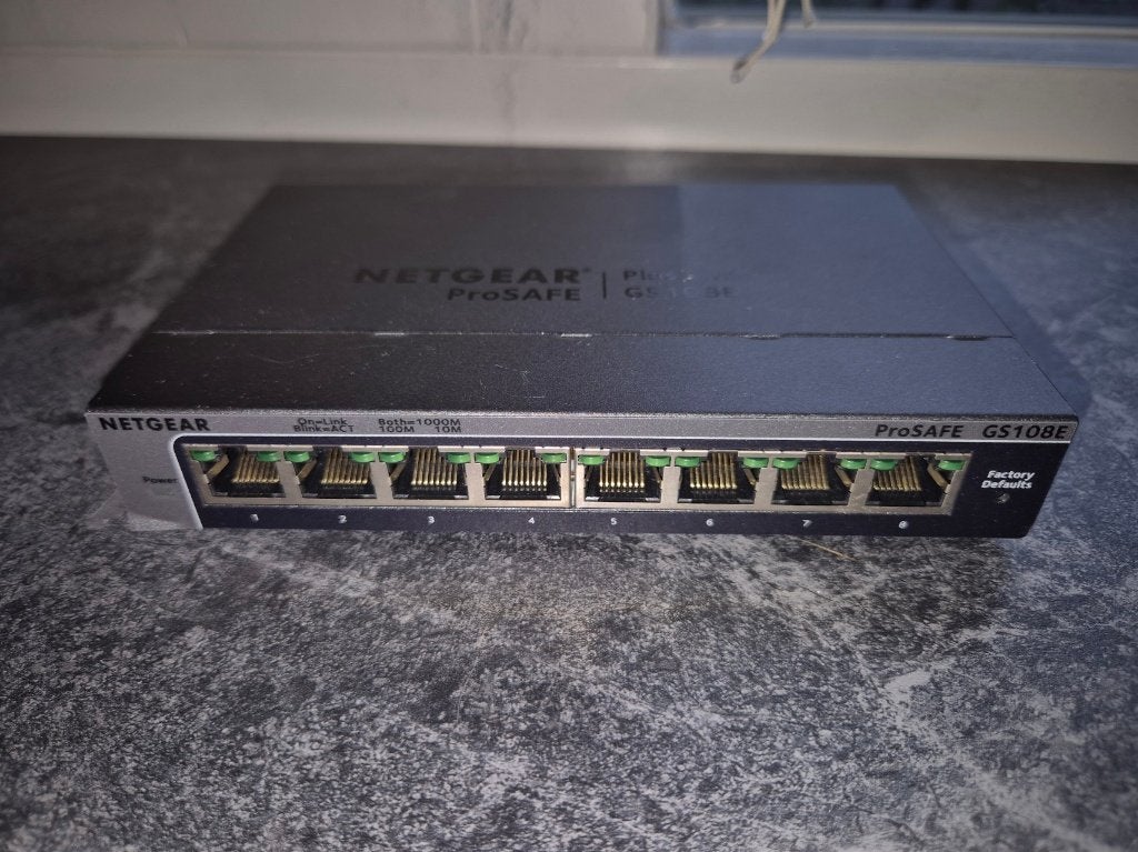 Netgear GS108E, Computers en Software, Ophalen, Gebruikt