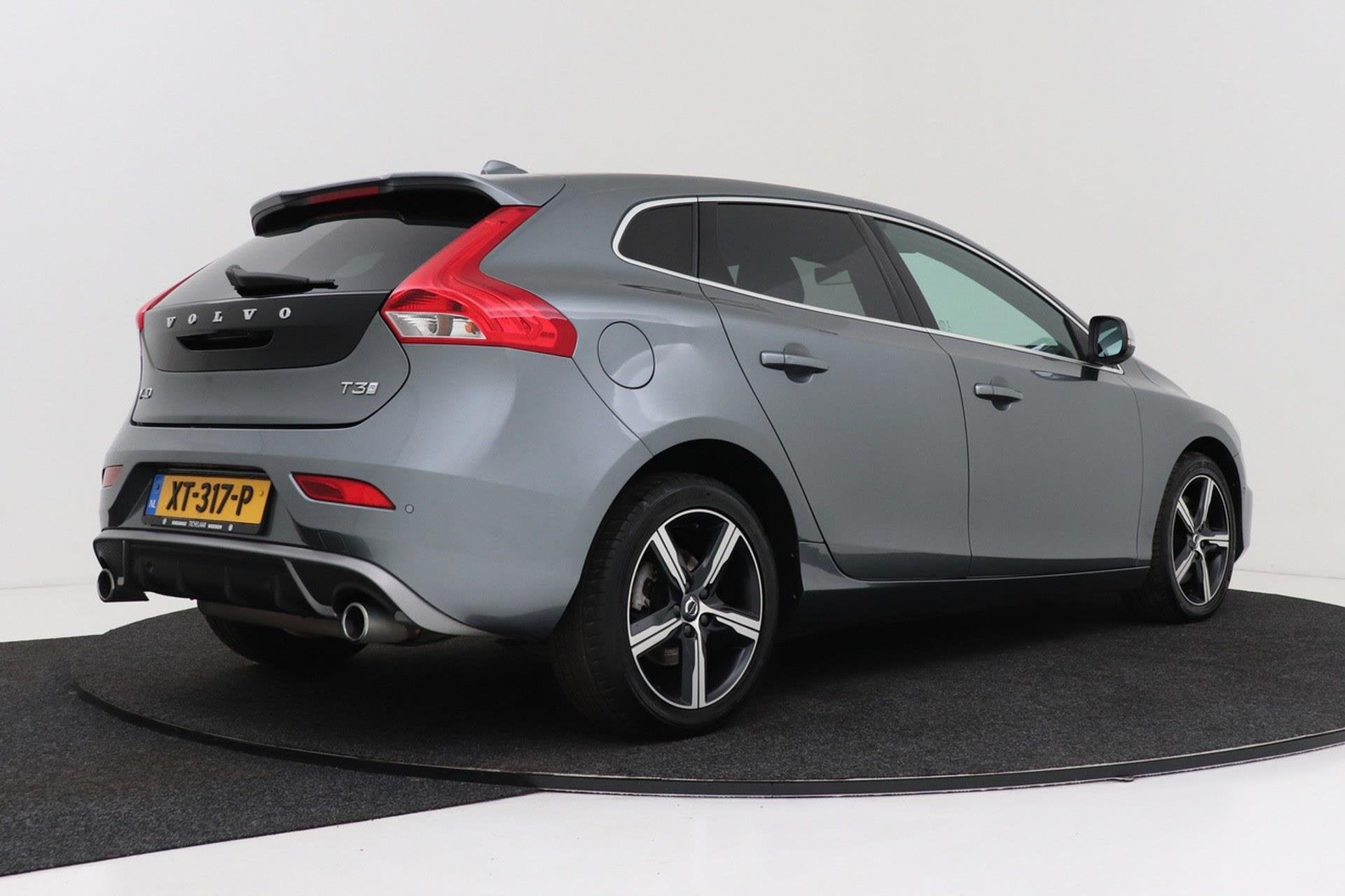 Volvo V40 1.5 T3 Polar+ Sport R-Design | Panoramadak | Org N, Auto's, Volvo, 4 cilinders, 700 kg, Origineel Nederlands, Bedrijf