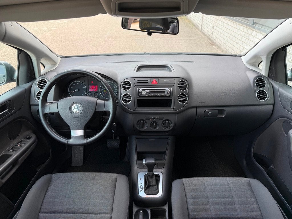 Volkswagen Golf Plus 1.6 FSI Optive 3 Automaat PDC Cruise Ai, Auto's, Volkswagen, Stof, Gebruikt, Zwart, 4 cilinders