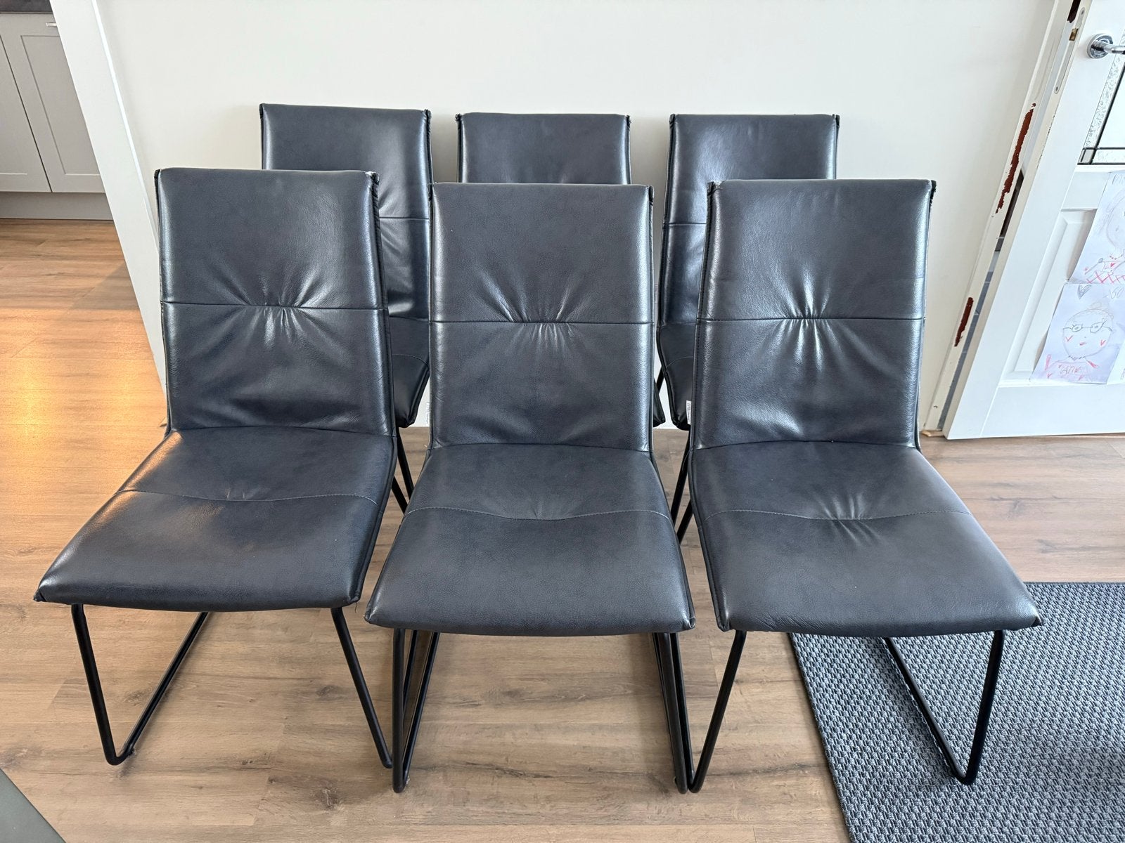 8x nette en comfortabele stoelen, Huis en Inrichting, Stoelen, Ophalen, Overige materialen, Gebruikt, Grijs
