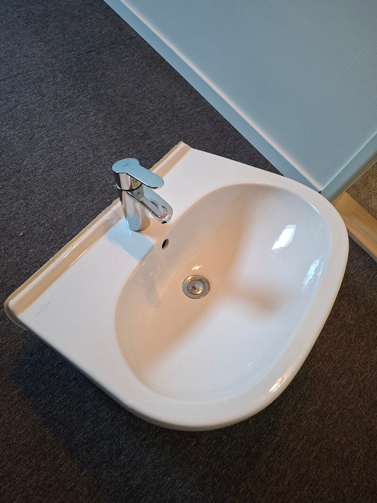 Wastafel met kraan - Villeroy & Boch, Ophalen, Wastafel
