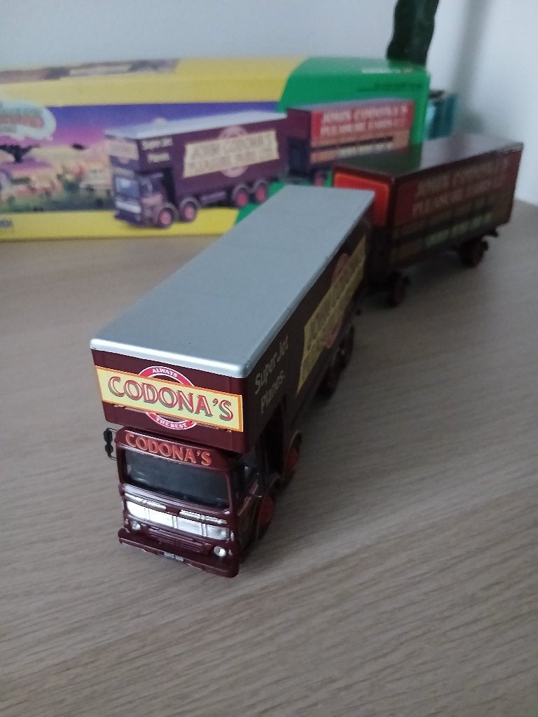 Corgi AEC truck&trailer John Codona,s, Ophalen, Nieuw, Bus of Vrachtwagen, Corgi