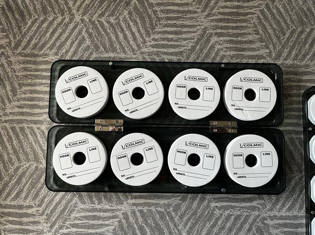 Colmic Jiggerbox met 8 ronde spoelen - Georganiseerd vissen, Ophalen of Verzenden, Nieuw, Overige typen