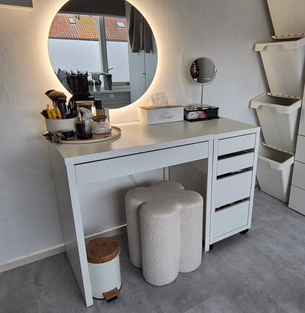 Bureau / Make-up tafel te koop – zo goed als nieuw, Ophalen, Met lades, Zo goed als nieuw, IKEA