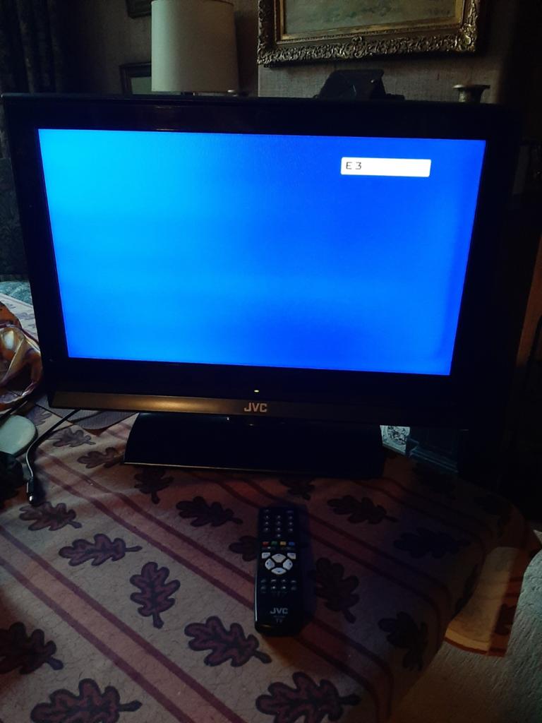 JVC kleuren TV met afstandsbediening, Gebruikt, 50 Hz, 60 tot 80 cm, Ophalen