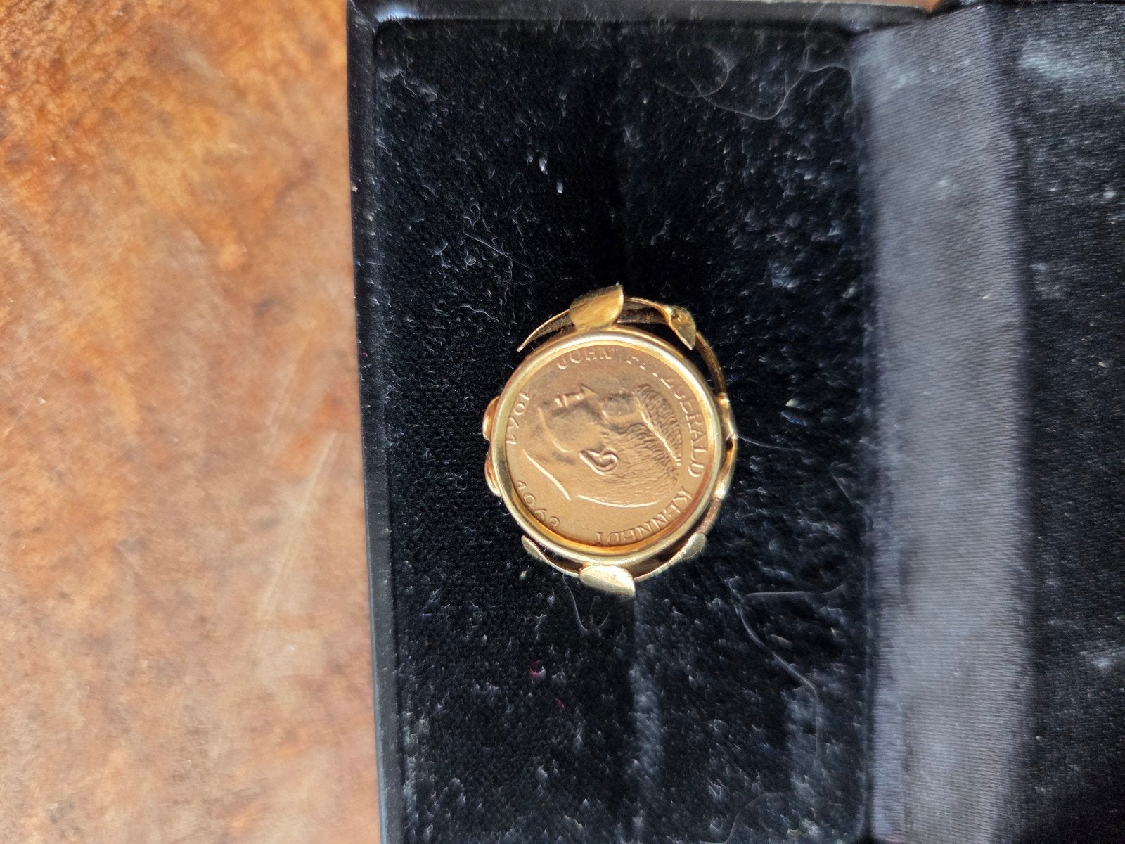 Vintage 14 karaat Gouden Ring met JF Kennedy Munt (1961-63), 18 tot 19, Ophalen of Verzenden, Zo goed als nieuw, Dame of Heer