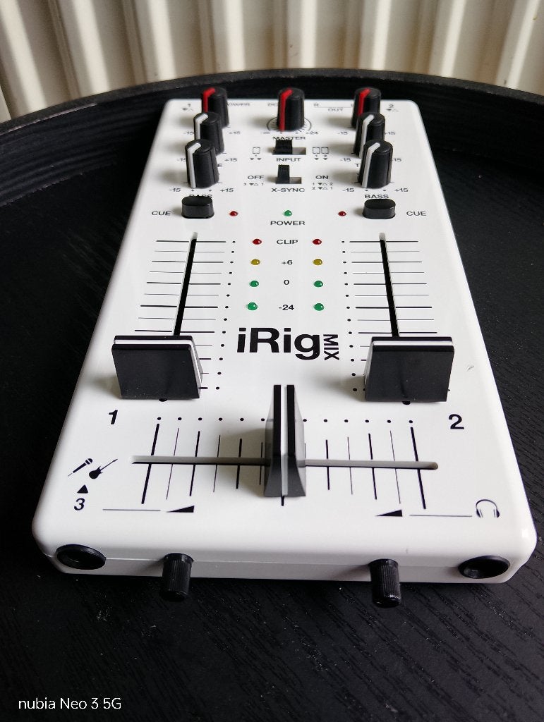 IK Multimedia IRig, Ophalen of Verzenden, Zo goed als nieuw, Minder dan 5 kanalen