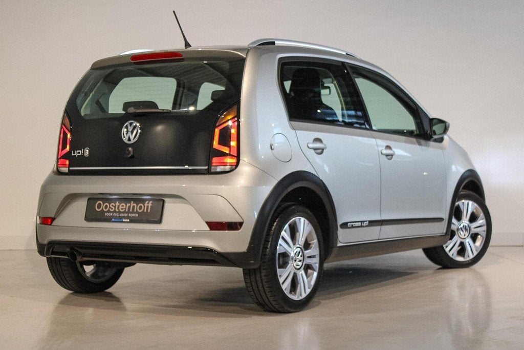 Volkswagen Up! 1.0 BMT cross up!, Voorwielaandrijving, Stof, Gebruikt, 4 stoelen
