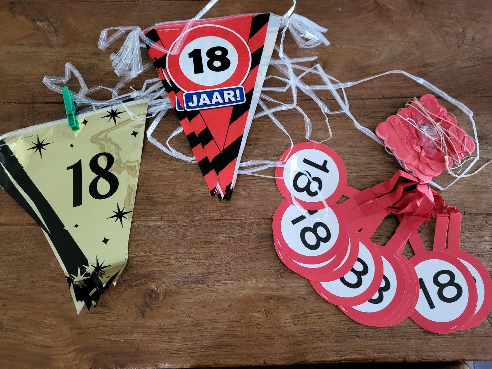 Feestversiering 18 jaar: 3x slingers, Ophalen, Gebruikt, Versiering, Verjaardag