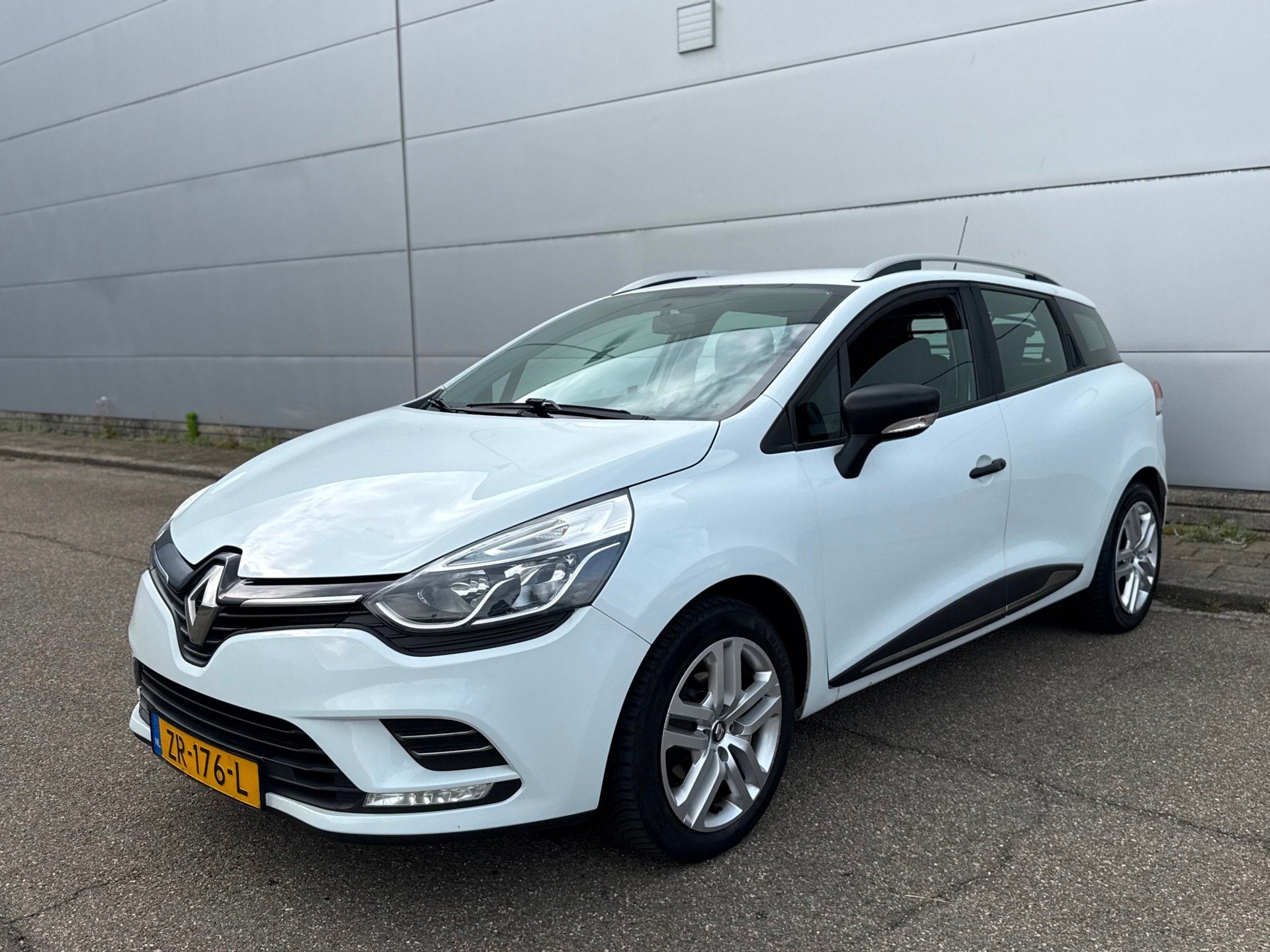Renault Clio Estate 1.5 dCi Ecoleader Zen (bj 2019) NAVI|AC|, Auto's, Renault, Voorwielaandrijving, Stof, Euro 6, 4 cilinders