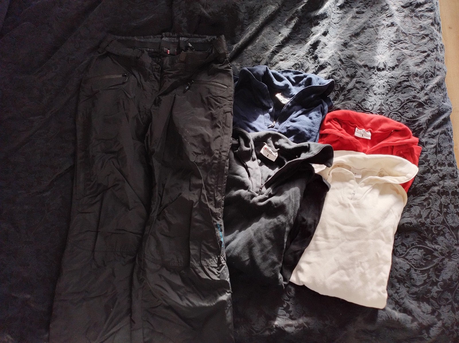 Skibroek maat 46 en 4 fleece truien maat L, Ophalen of Verzenden, Gedragen, Broek
