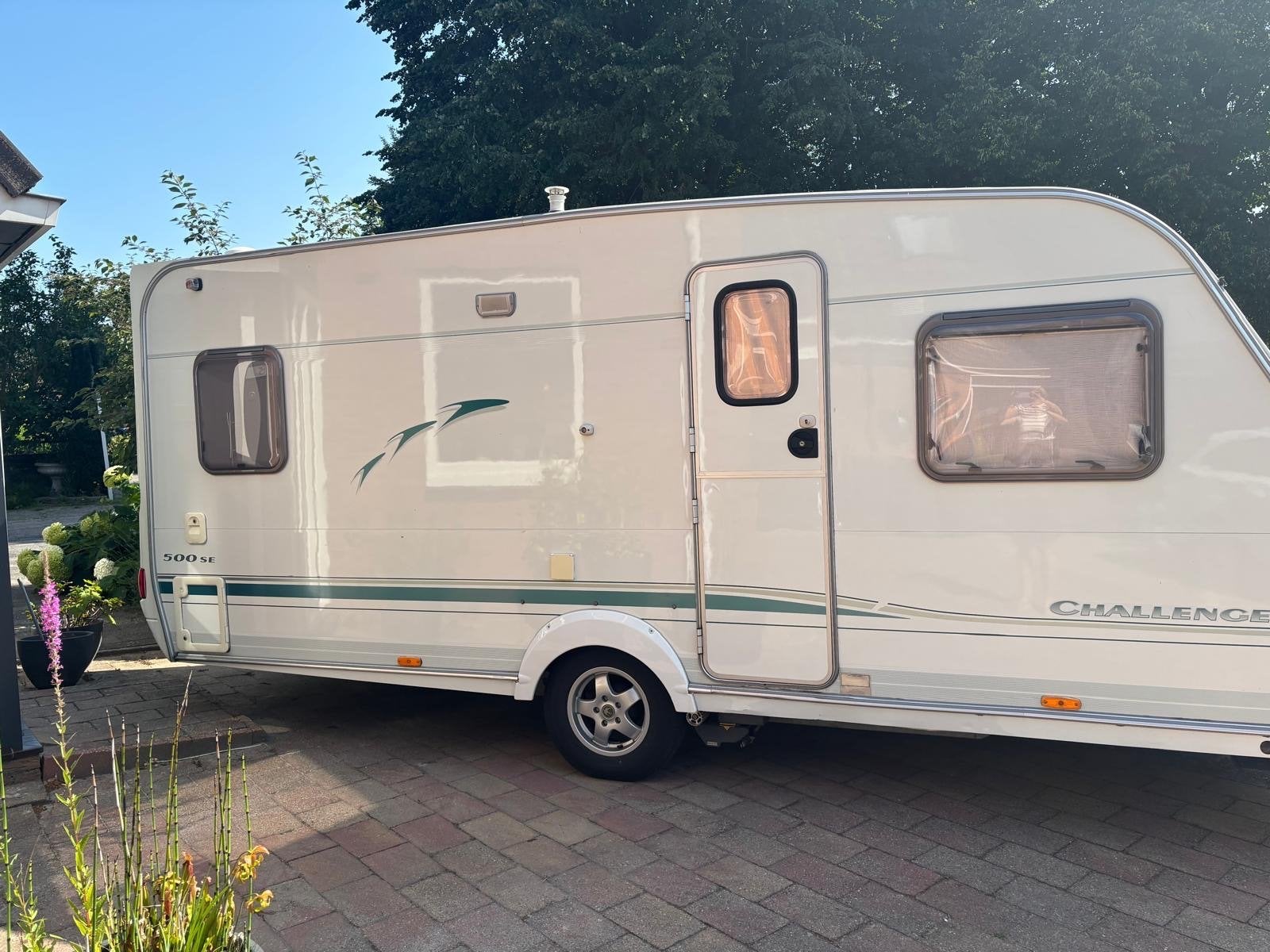 Swift Challenger 500 SE 2002 - Complete en Comfortabel, Caravans en Kamperen, Caravans, Vast bed, Rondzit, Particulier, Swift