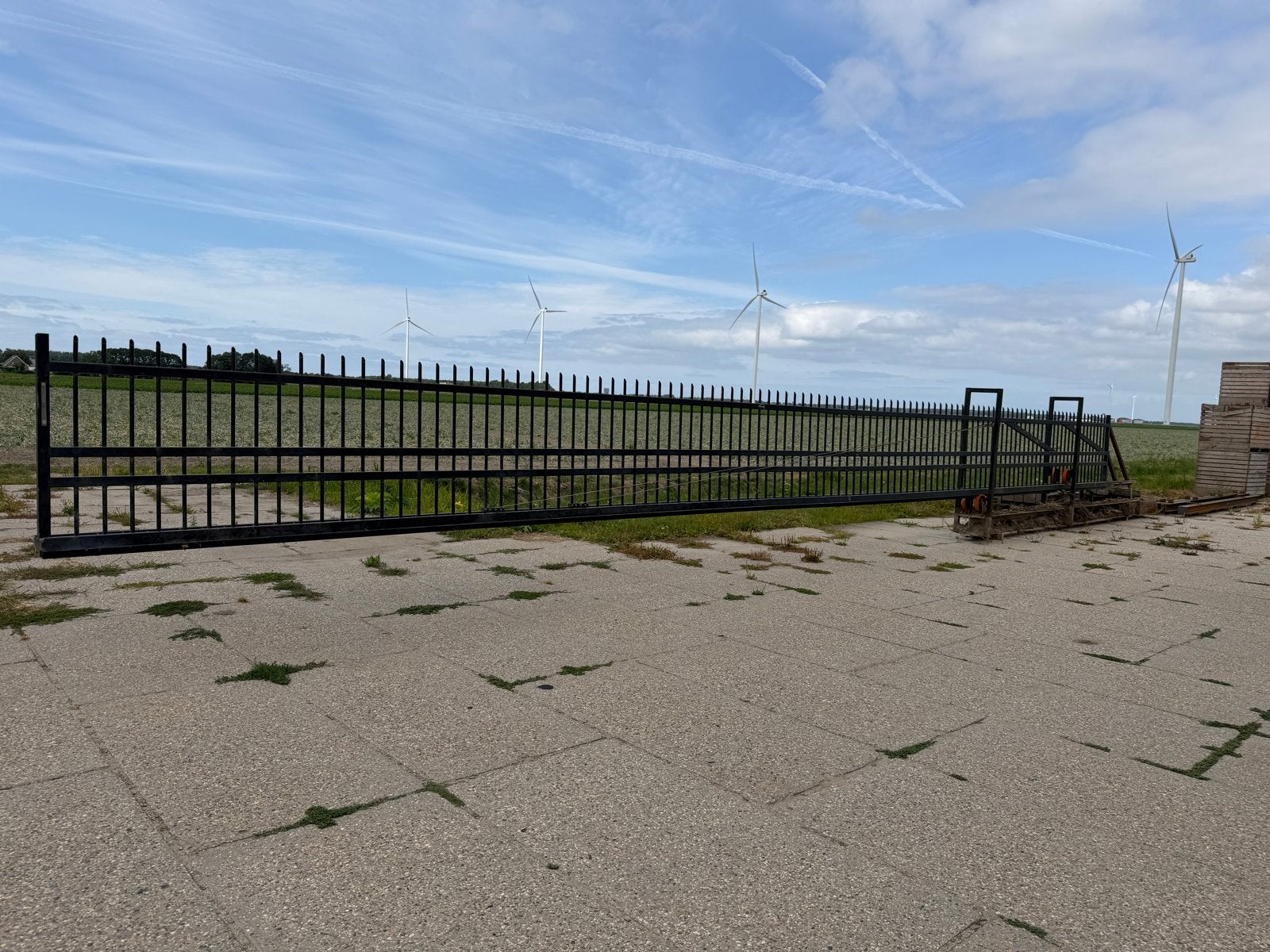 Schuifhek met 14 meter overstek, Tuin en Terras, Ophalen, Met poort, Gebruikt, Spijlenhekwerk