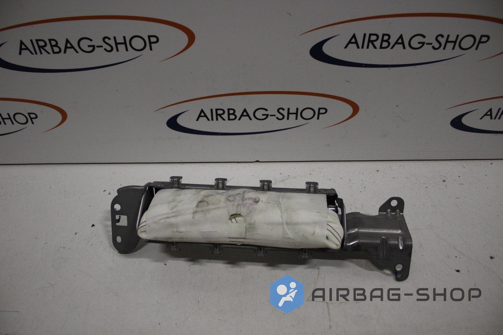 Suzuki Vitara Knieairbag Knie Airbag TG11D01003 2015 - 2023, Gebruikt, -, -, Ophalen of Verzenden