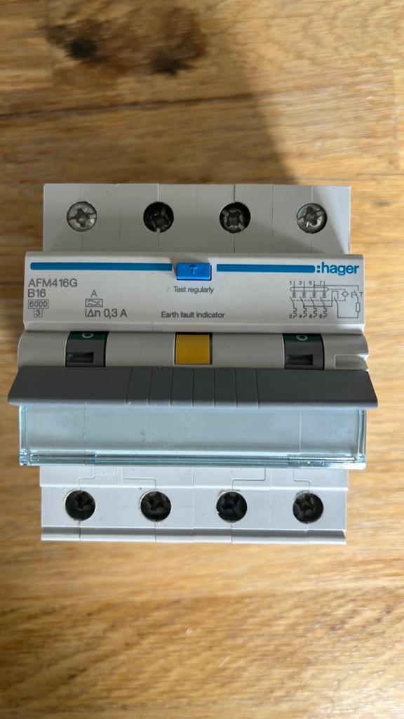 Hager aardlekautomaat B16 type AFM 416G, Hobby en Vrije tijd, Elektronica-componenten, Ophalen of Verzenden, Zo goed als nieuw