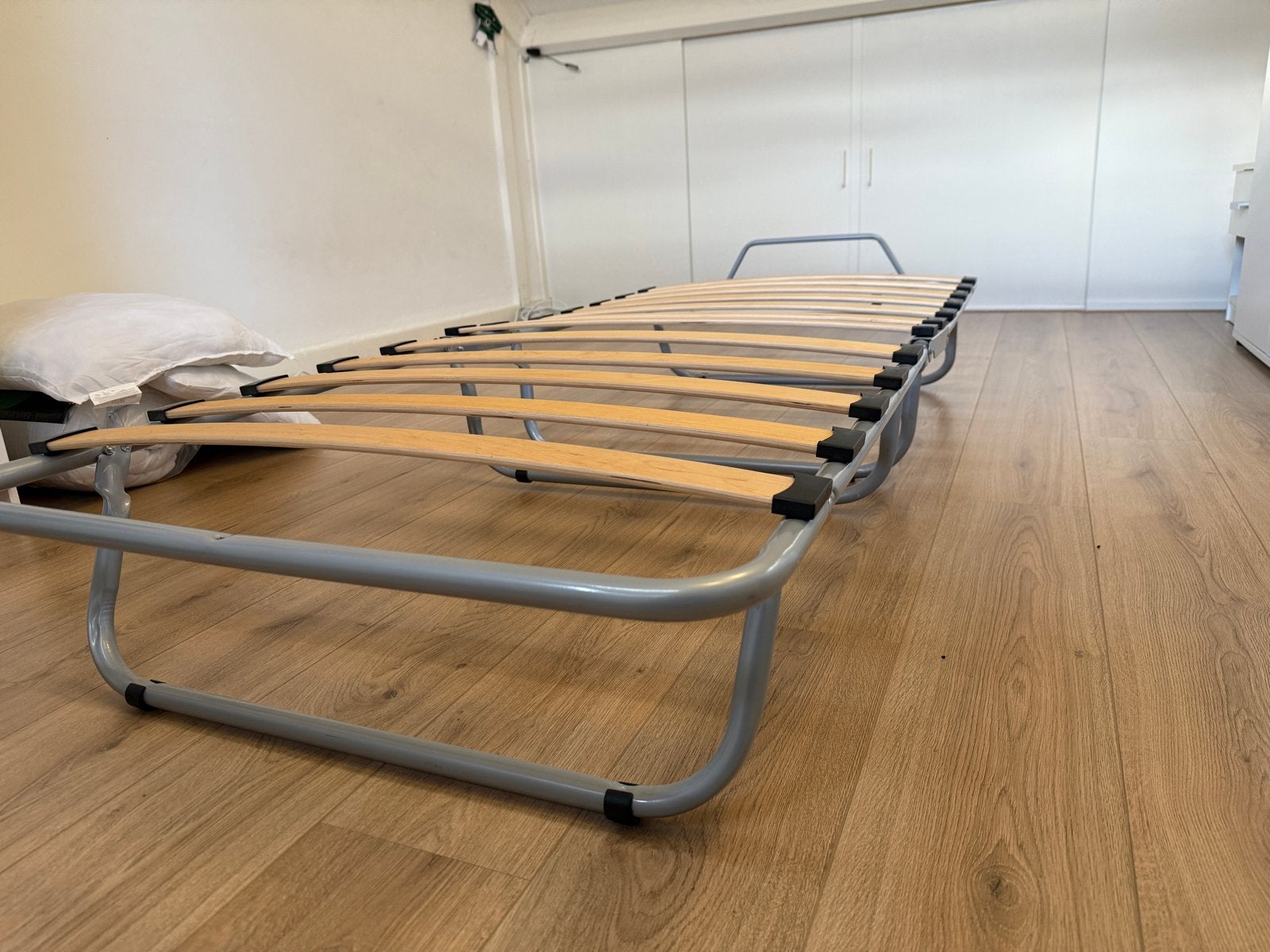 Inklapbaar bed met matras - Ideaal voor logees, Huis en Inrichting, Ophalen, Gebruikt, Eenpersoons, 190 cm of minder
