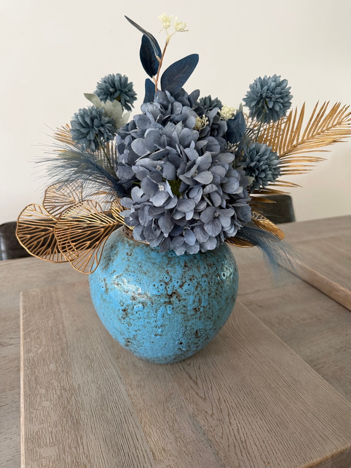 Decoratieve vaas met of zonder kunstbloemen - Blauw/Goud, Ophalen, Meerkleurig, Inclusief decoratie, Zo goed als nieuw