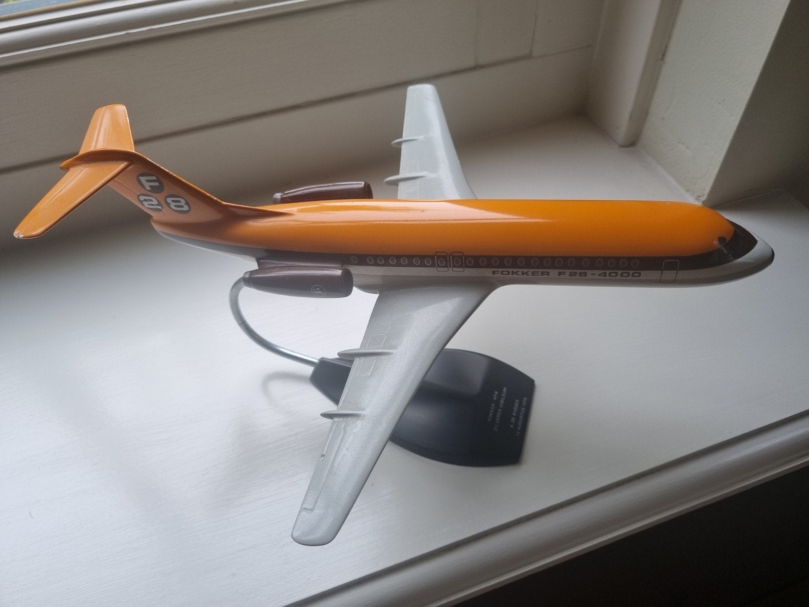 Fokker F28 Fellowship van Matthijs Verkuyl., Ophalen of Verzenden, 1:72 tot 1:144, Overige merken