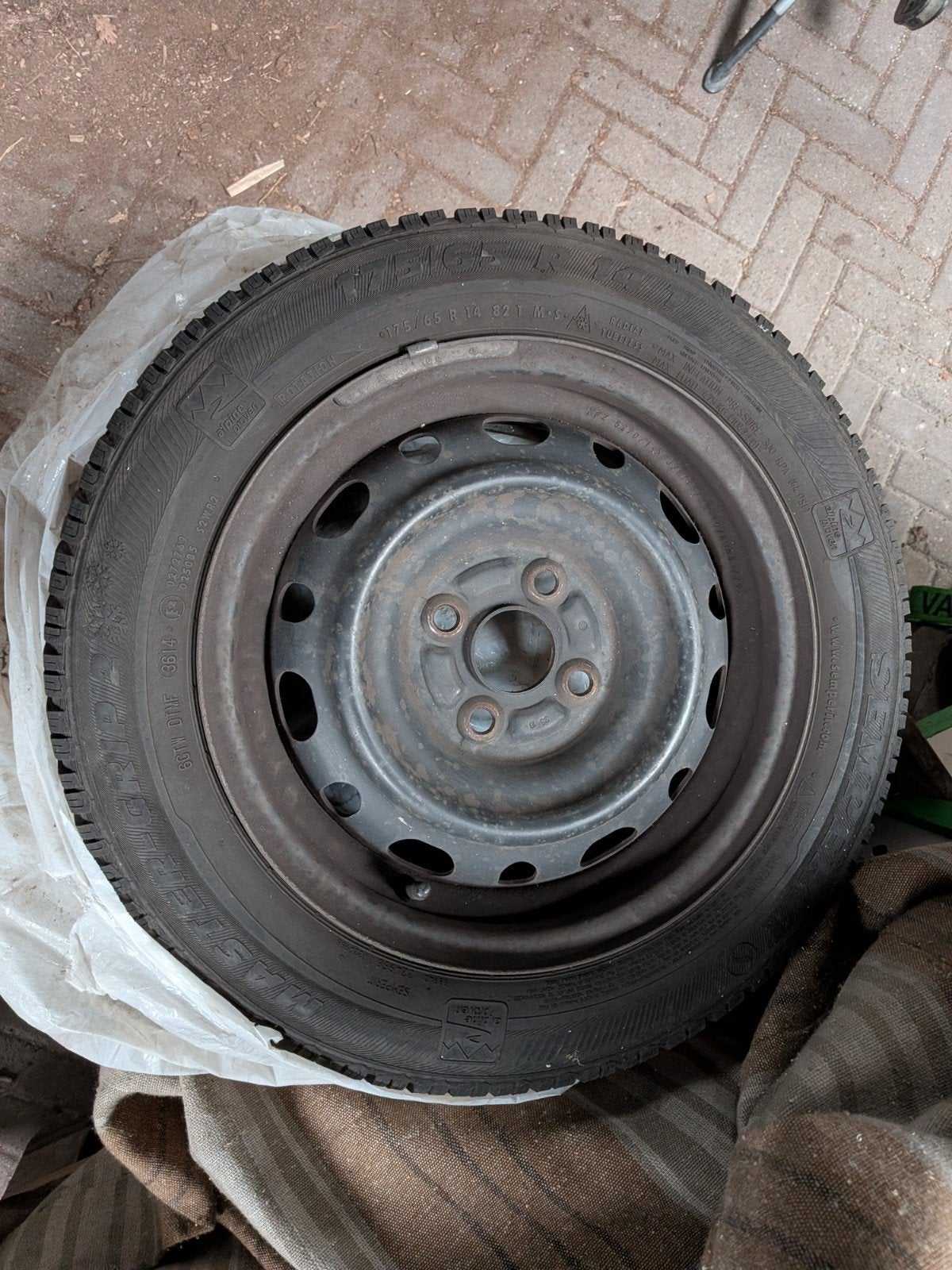 Winterbanden met velgen voor Mazda 3 - 175/65 R14 4-gats, Ophalen, Gebruikt