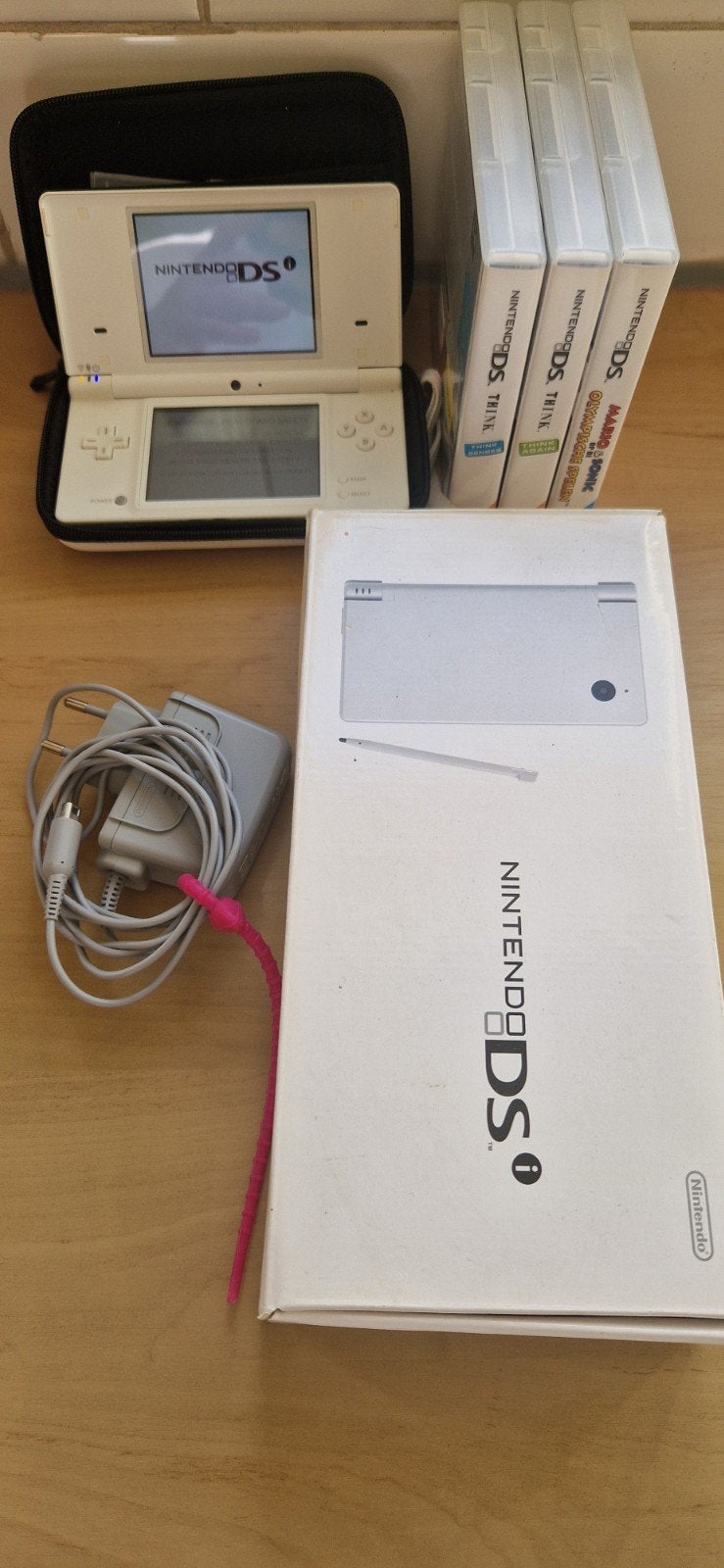 Nintendo DS Lite Wit met spellen en accessoires, Gebruikt, Wit, Ophalen of Verzenden, Met beschermhoes of tas
