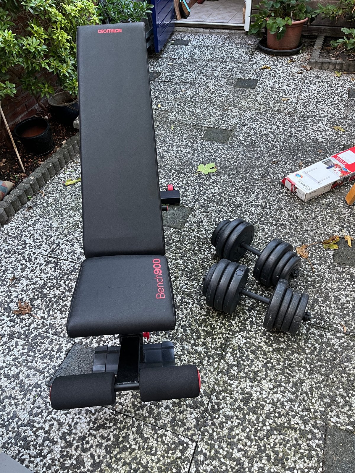 Decathlon Bench 900 Fitnessbank met dumbbells 28 kg, Ophalen, Gebruikt, Armen, Fitnessbank