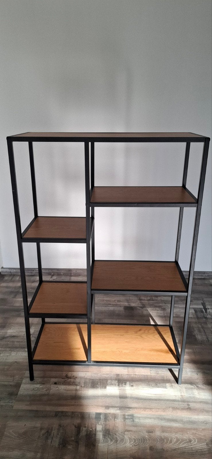 JYSK TRAPPEDAL wandrek / boekenkast - Warm eiken & zwart, Ophalen, 50 tot 100 cm, Zo goed als nieuw, 25 tot 50 cm
