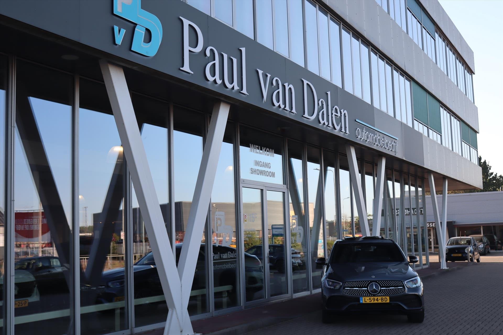 Mercedes GLC-Klasse 200 197PK 4MATIC 9G-TRONIC AMG Burmester, Automaat, Dealer onderhouden, Gebruikt, 4 cilinders