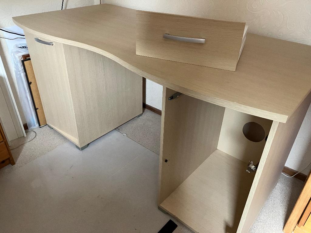 Bureau, Ophalen, Gebruikt, 120 cm, Met lades