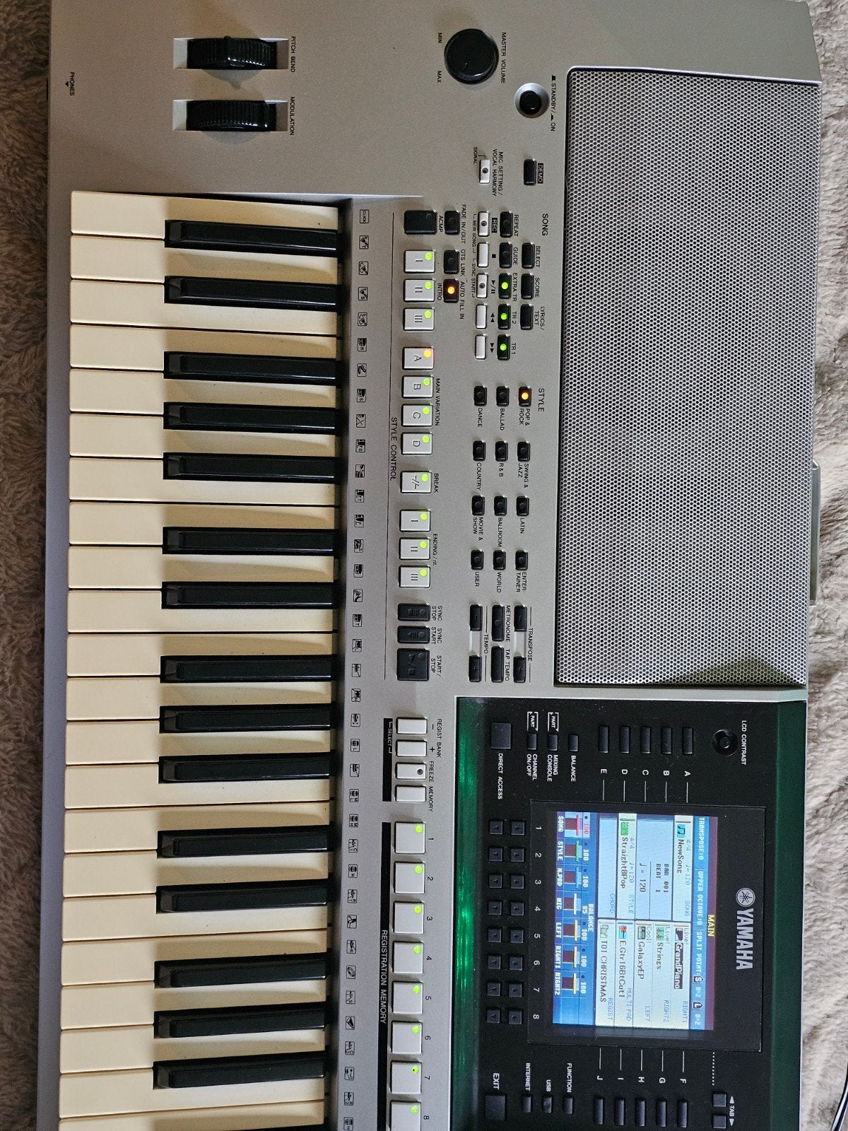 Legion Go Handheld + Yamaha PSR-S900 Keyboard (m2458681130) — Keyboards ...